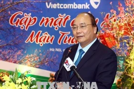 政府总理阮春福来到Vietinbank和Vietcombank两家银行拜年